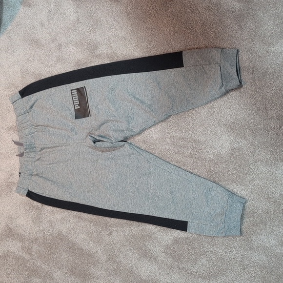 Puma 3/4 Length Joggers - Picture 2 of 4